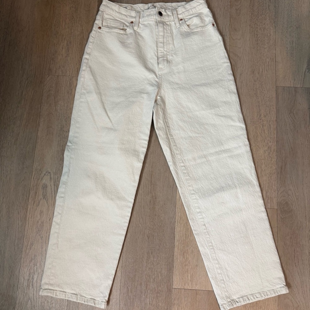 Universal Thread Vintage Straight Cream Colored High-Waisted Jeans, size 8/29